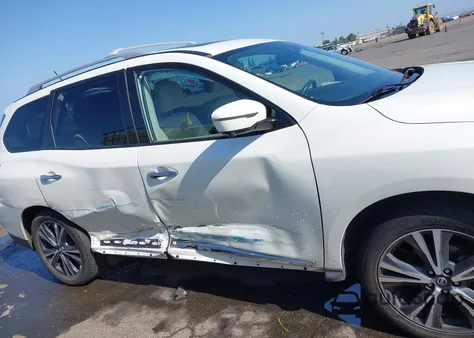 2018 Nissan Pathfinder Platinum из США, поврежденный, VIN 5N1DR2MM5JC609208